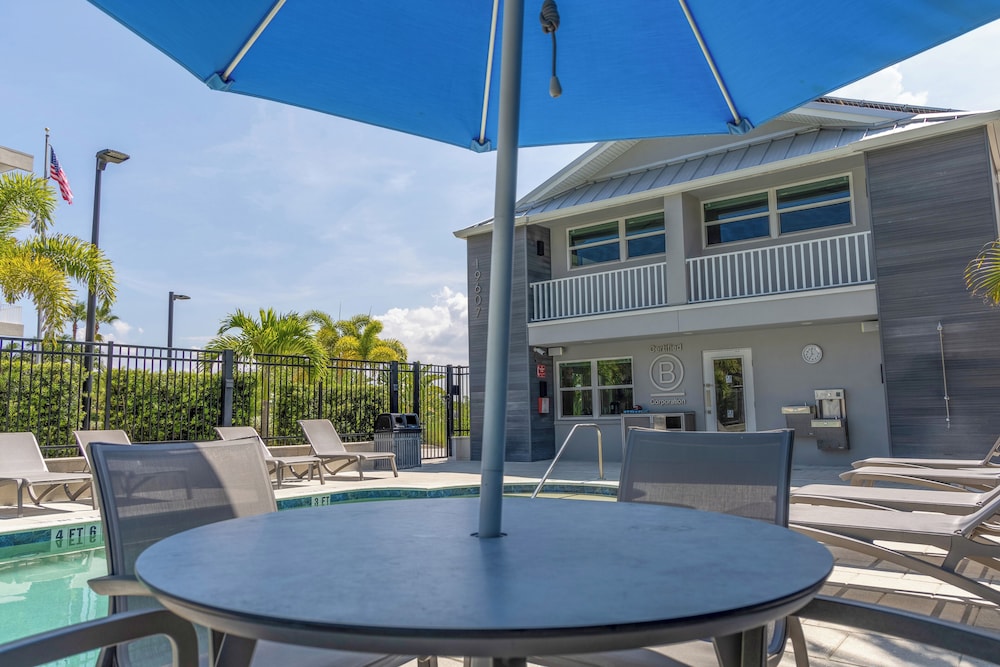 The Fold Hotels Indian Shores — Swimming pool in Indian Shores, Florida