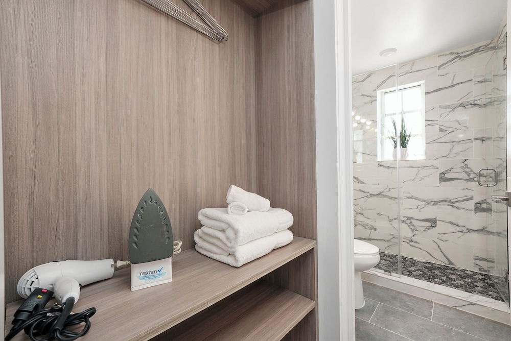 Chesterfield Hotel & Suites — Hotel rooms in Miami, Florida