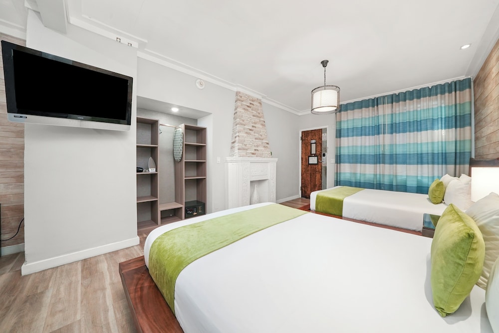 Chesterfield Hotel & Suites — Hotel rooms in Miami, Florida