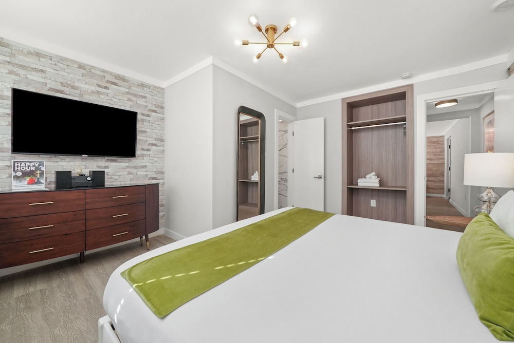 Chesterfield Hotel & Suites — Hotel rooms in Miami, Florida