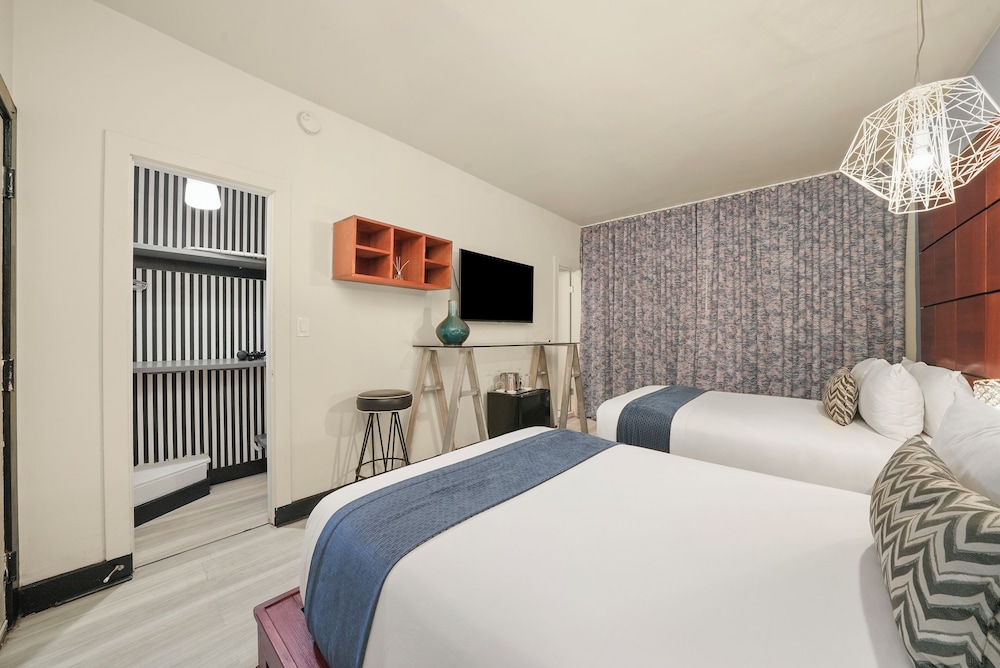Chesterfield Hotel & Suites — Hotel rooms in Miami, Florida