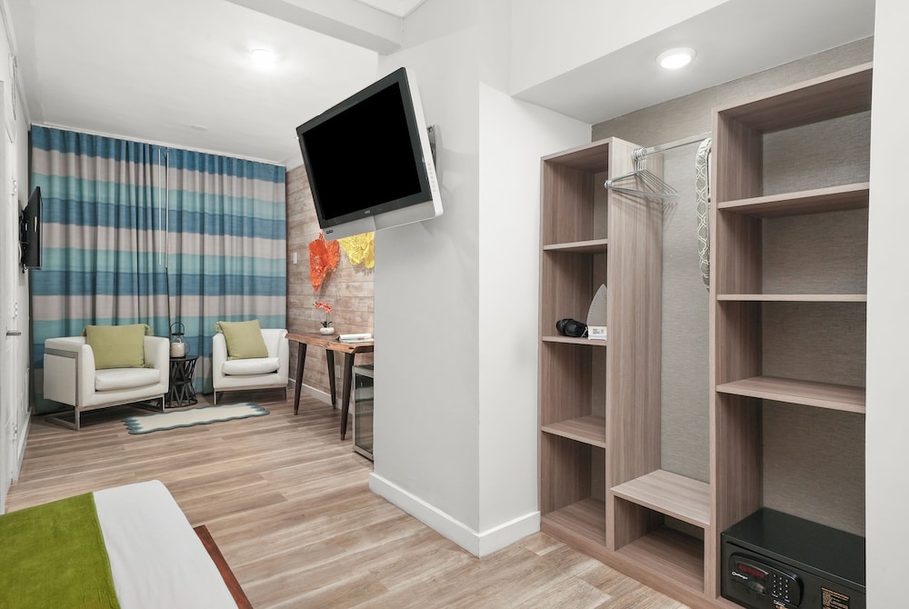 Chesterfield Hotel & Suites — Hotel rooms in Miami, Florida