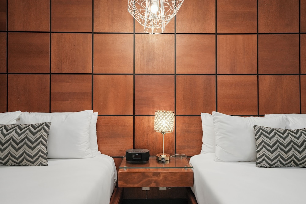 Chesterfield Hotel & Suites — Hotel rooms in Miami, Florida
