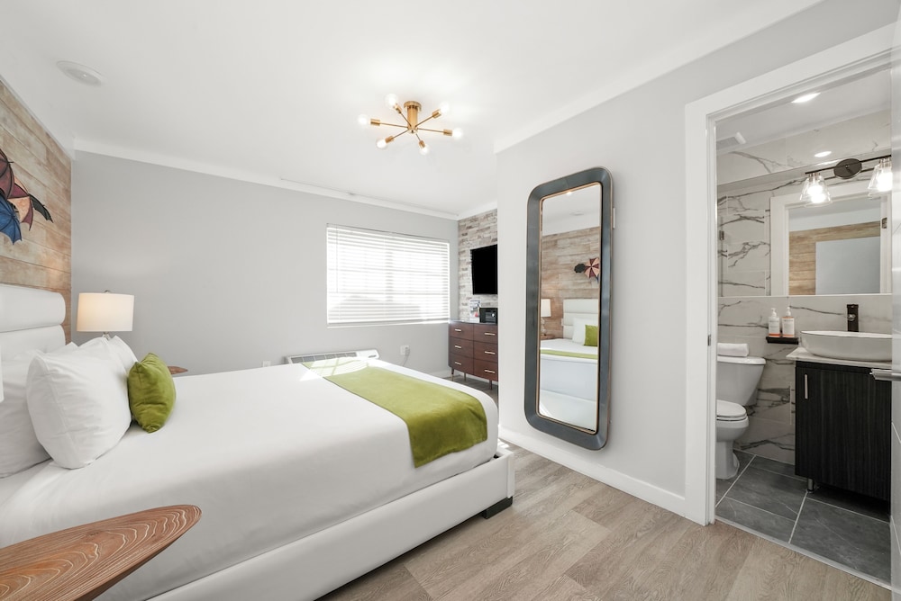 Chesterfield Hotel & Suites — Hotel rooms in Miami, Florida