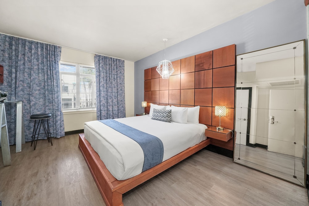 Chesterfield Hotel & Suites — Hotel rooms in Miami, Florida