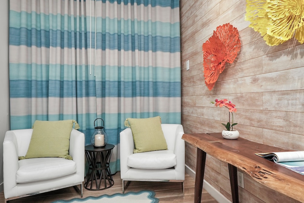 Chesterfield Hotel & Suites — Hotel rooms in Miami, Florida