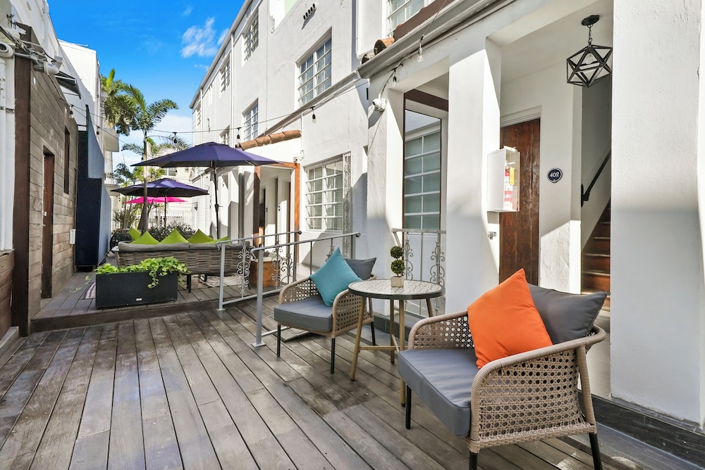 Chesterfield Hotel & Suites — Hotel building in Miami, Florida
