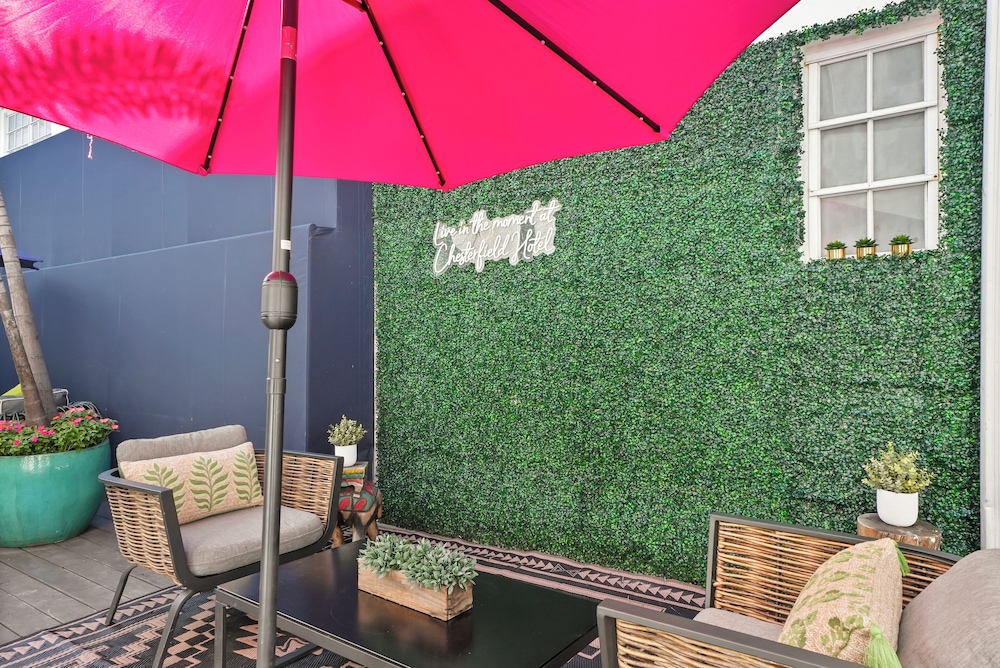 Chesterfield Hotel & Suites — Restaurant & bars in Miami, Florida