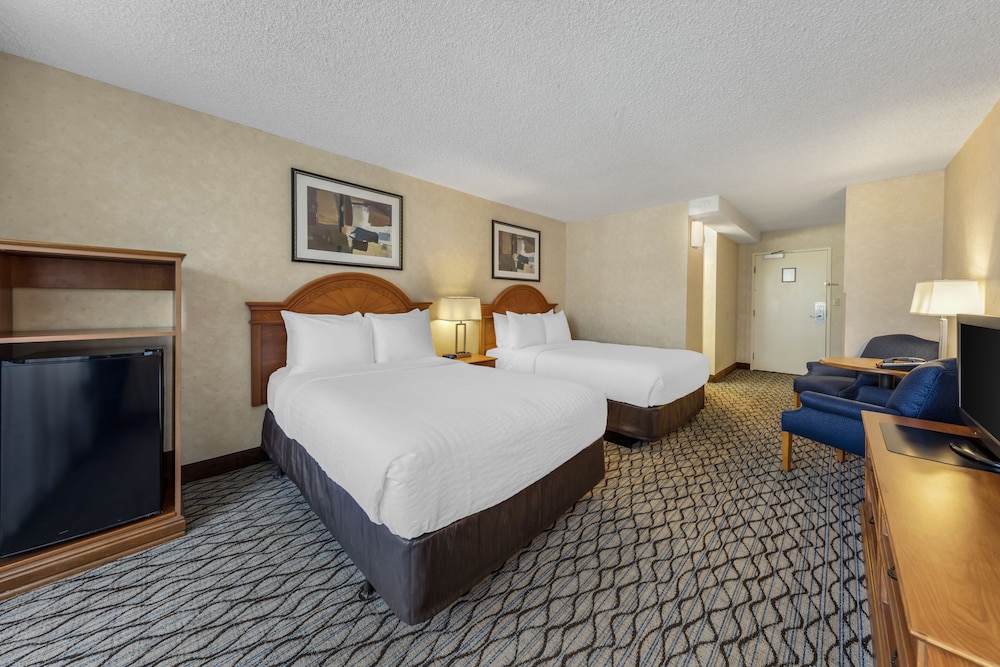 Clarion Hotel Anaheim Resort — Hotel rooms in Anaheim, California