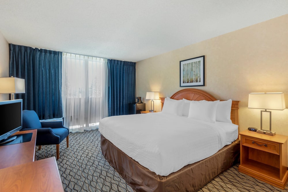 Clarion Hotel Anaheim Resort — Hotel rooms in Anaheim, California