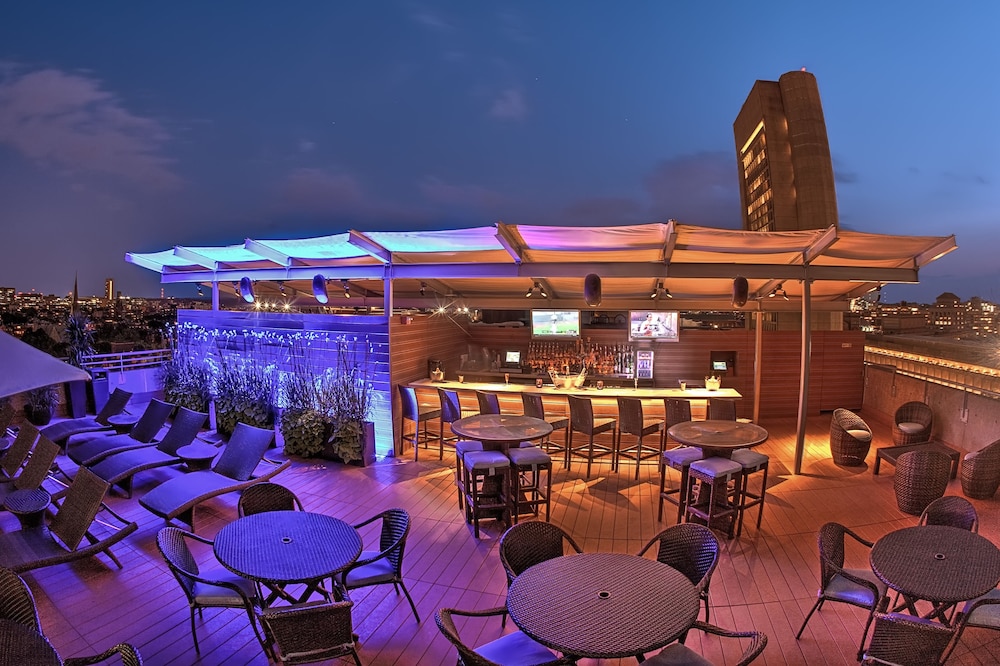 The Colonnade Hotel Back Bay — Restaurant & bars in Boston, Massachusetts