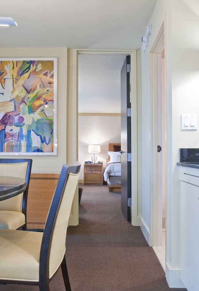 The Colonnade Hotel Back Bay — Hotel rooms in Boston, Massachusetts