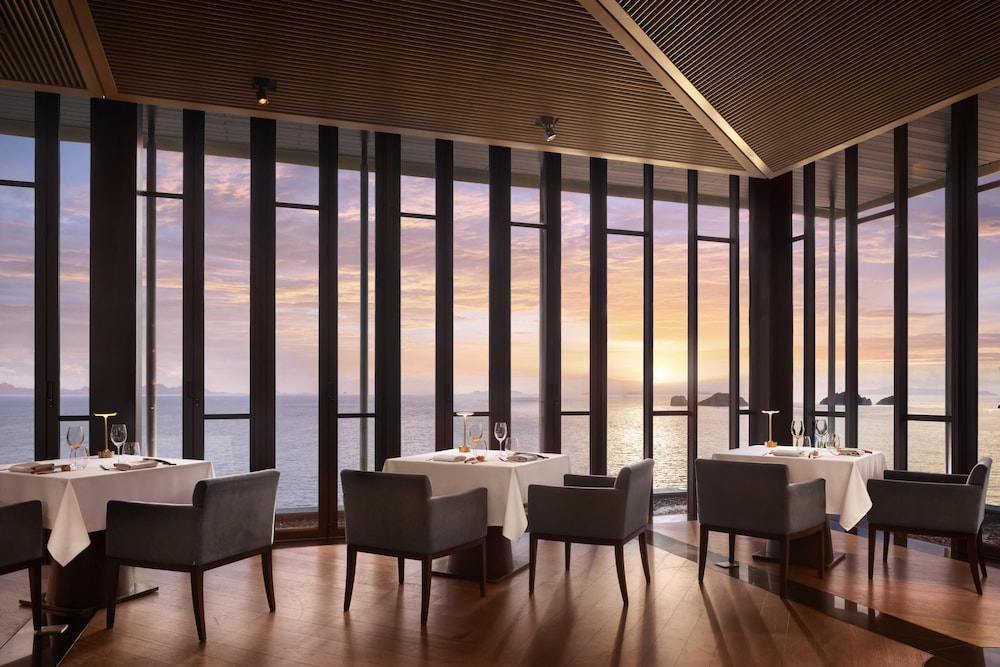 Conrad Koh Samui — Restaurant & bars in Taling Ngam, Surat Thani