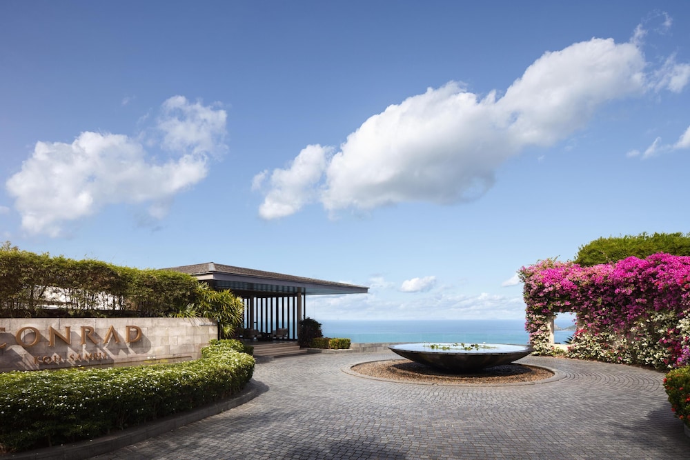 Conrad Koh Samui — Hotel building in Taling Ngam, Surat Thani