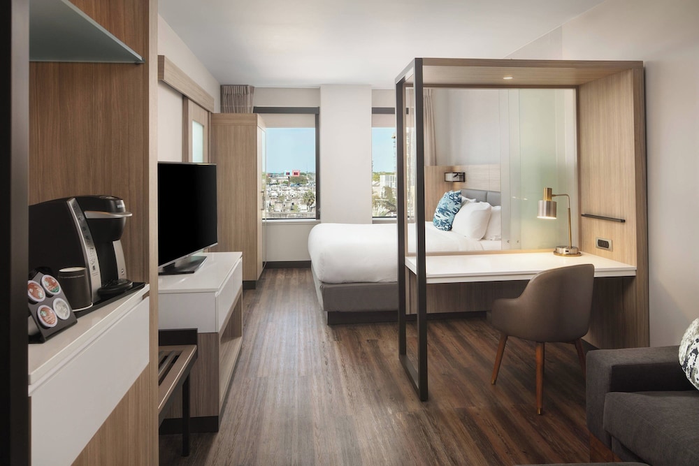 SpringHill Suites by Marriott New Orleans Downtown/Canal Street — Hotel rooms in New Orleans, Louisiana