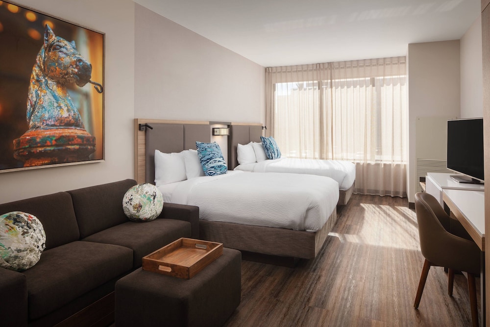 SpringHill Suites by Marriott New Orleans Downtown/Canal Street — Hotel rooms in New Orleans, Louisiana