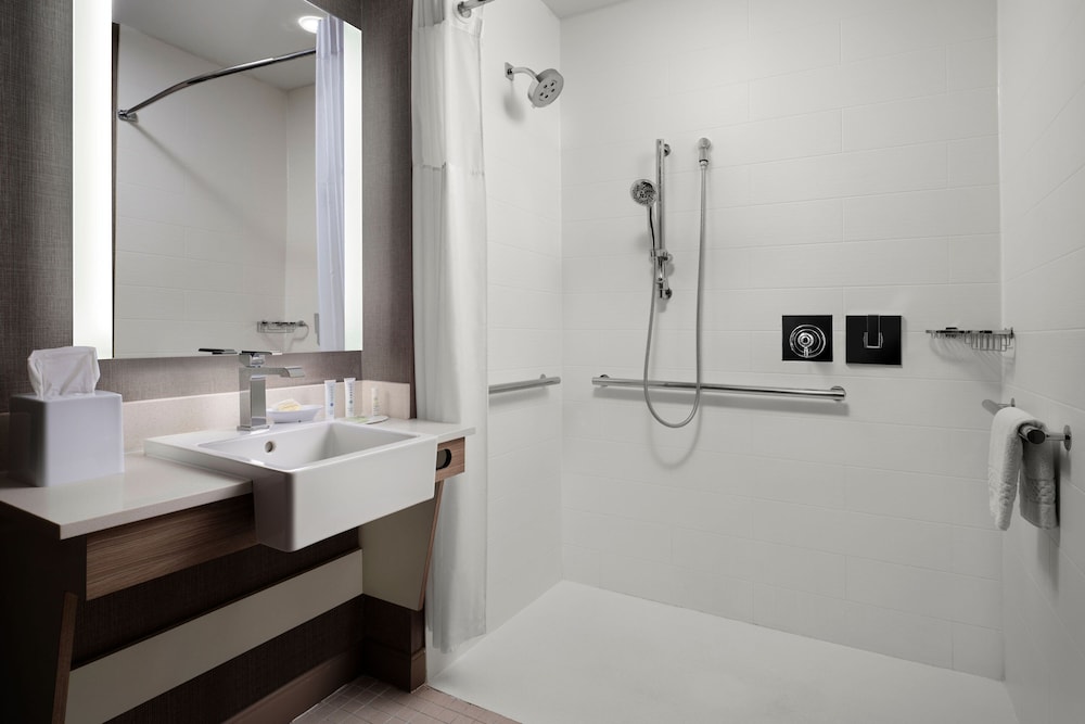 SpringHill Suites by Marriott New Orleans Downtown/Canal Street — Hotel rooms in New Orleans, Louisiana