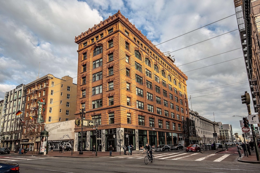 YOTEL San Francisco, Select by Hilton — Hotel building in San Francisco, California