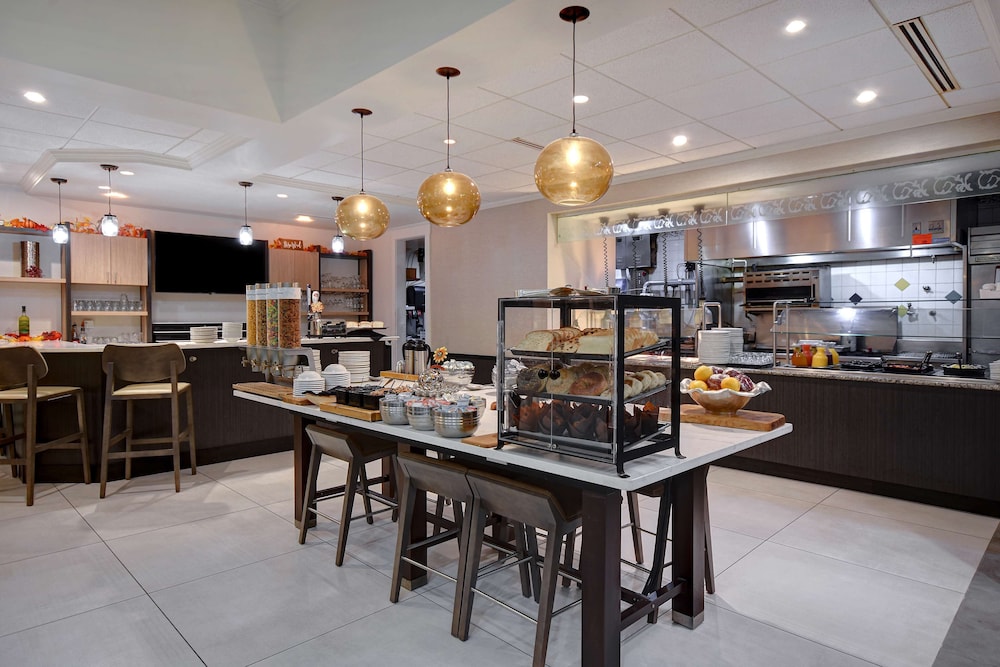 Hilton Garden Inn Ft Myers — Restaurant & bars in Fort Myers, Florida