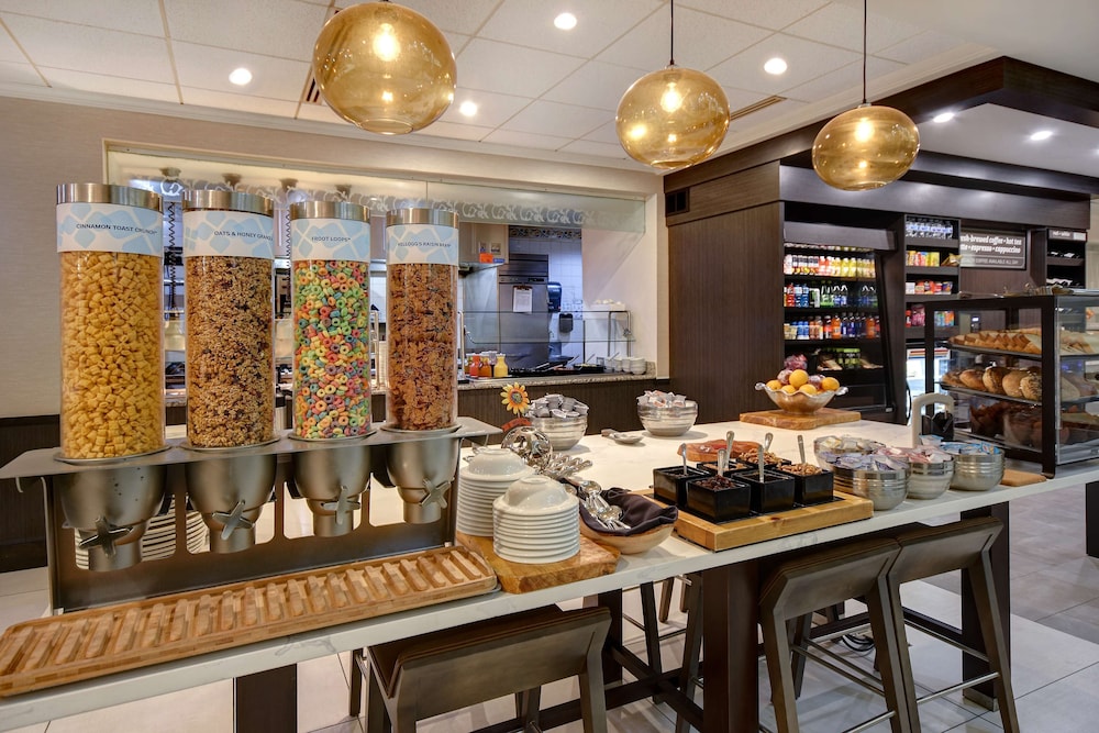 Hilton Garden Inn Ft Myers — Restaurant & bars in Fort Myers, Florida