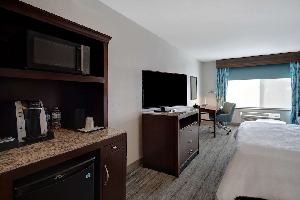 Hilton Garden Inn Ft Myers — Hotel rooms in Fort Myers, Florida