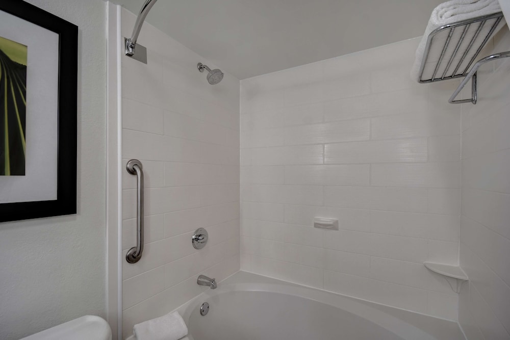 Hilton Garden Inn Ft Myers — Hotel rooms in Fort Myers, Florida