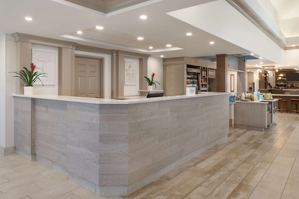 Hilton Garden Inn Fort Myers Airport/FGCU — Hotel building in Fort Myers, Florida