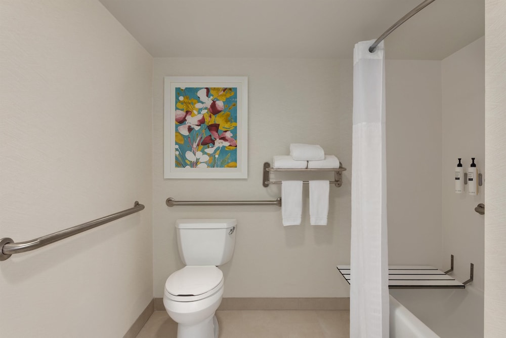 Hilton Garden Inn Fort Myers Airport/FGCU — Hotel rooms in Fort Myers, Florida