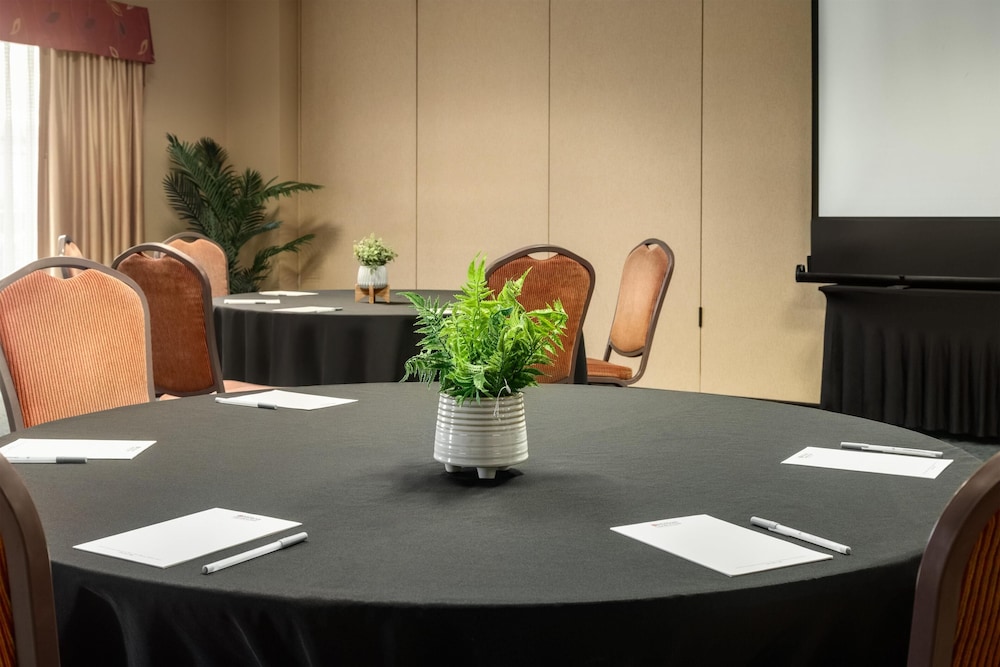 Hilton Garden Inn Fort Myers Airport/FGCU — Hotel building in Fort Myers, Florida