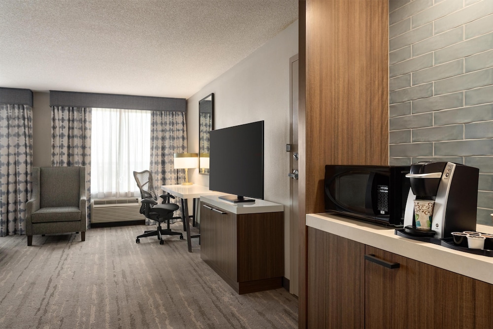 Hilton Garden Inn Fort Myers Airport/FGCU — Hotel rooms in Fort Myers, Florida