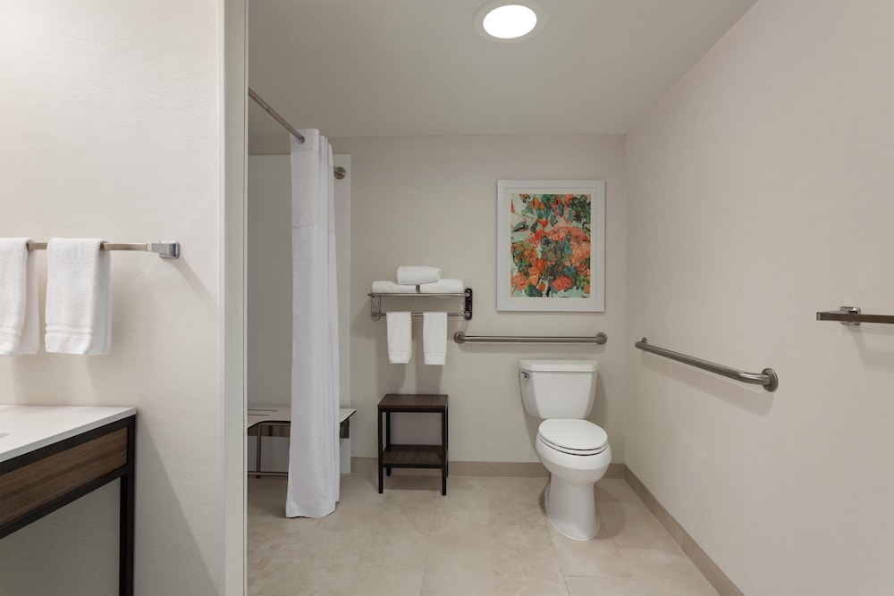 Hilton Garden Inn Fort Myers Airport/FGCU — Hotel rooms in Fort Myers, Florida
