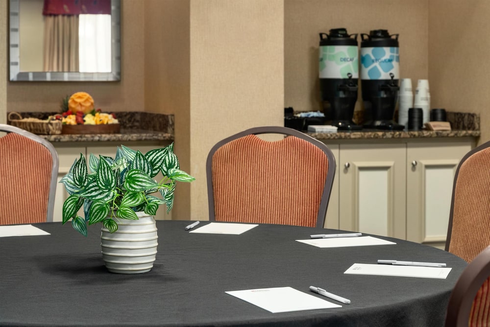 Hilton Garden Inn Fort Myers Airport/FGCU — Restaurant & bars in Fort Myers, Florida
