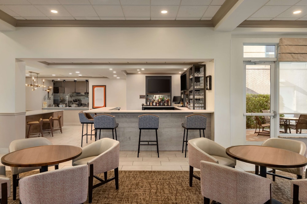 Hilton Garden Inn Fort Myers Airport/FGCU — Restaurant & bars in Fort Myers, Florida