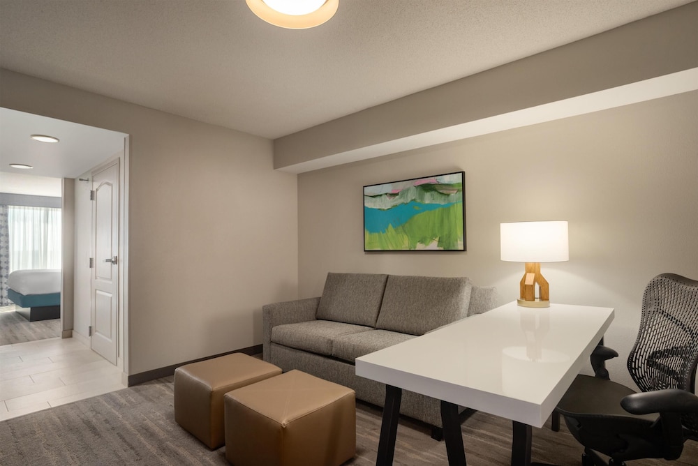 Hilton Garden Inn Fort Myers Airport/FGCU — Hotel rooms in Fort Myers, Florida