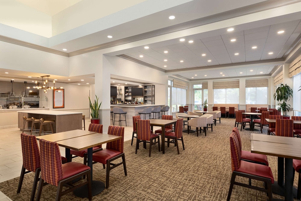 Hilton Garden Inn Fort Myers Airport/FGCU — Restaurant & bars in Fort Myers, Florida