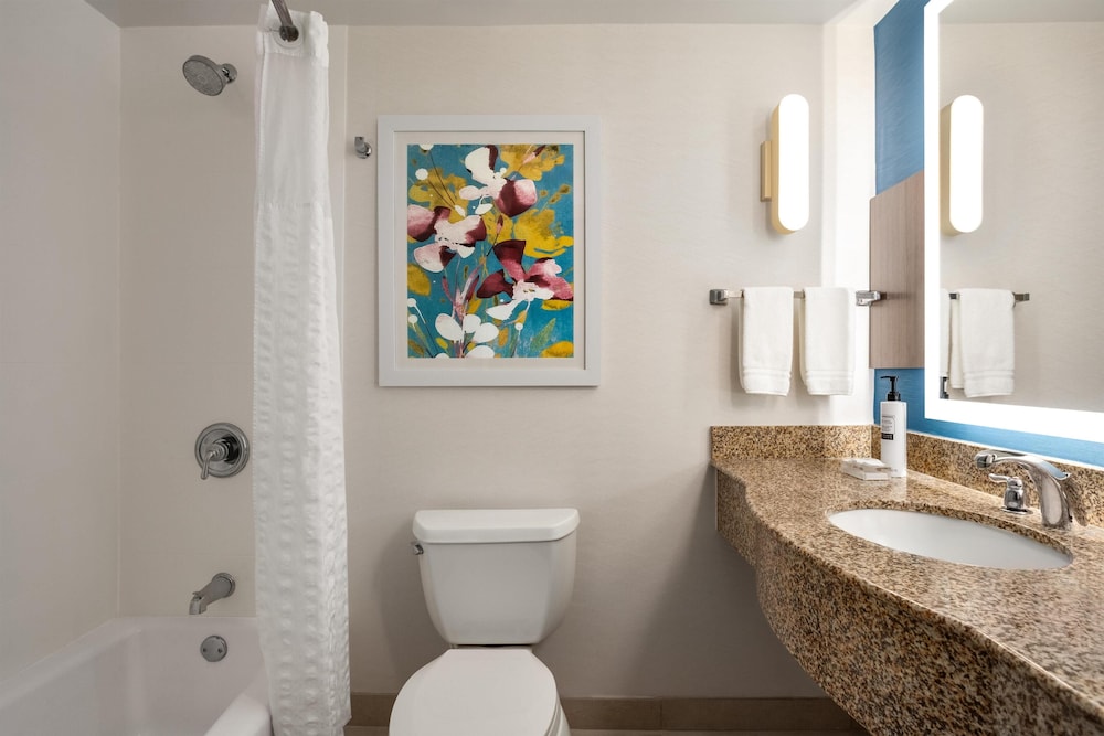 Hilton Garden Inn Fort Myers Airport/FGCU — Hotel rooms in Fort Myers, Florida