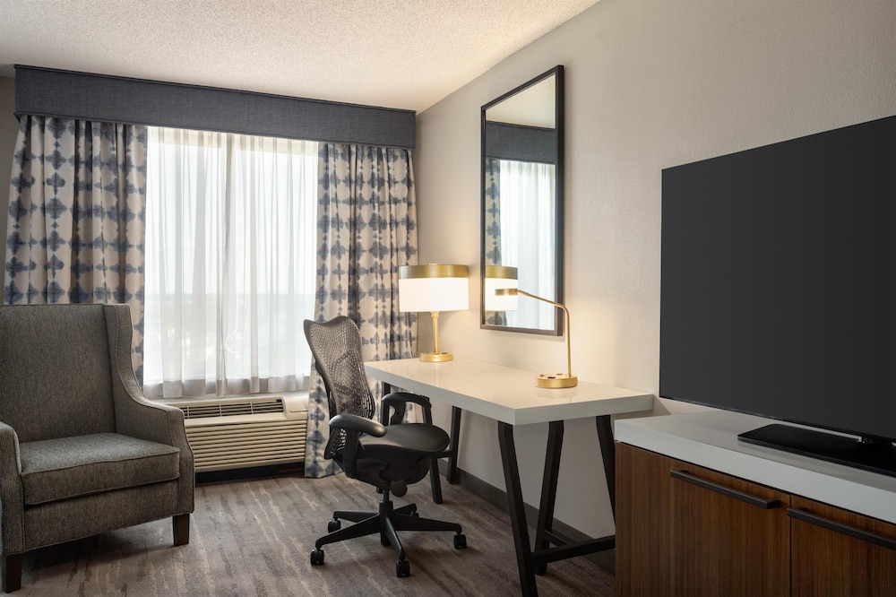 Hilton Garden Inn Fort Myers Airport/FGCU — Hotel rooms in Fort Myers, Florida