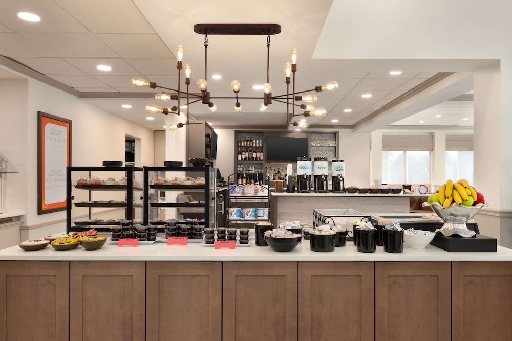 Hilton Garden Inn Fort Myers Airport/FGCU — Restaurant & bars in Fort Myers, Florida