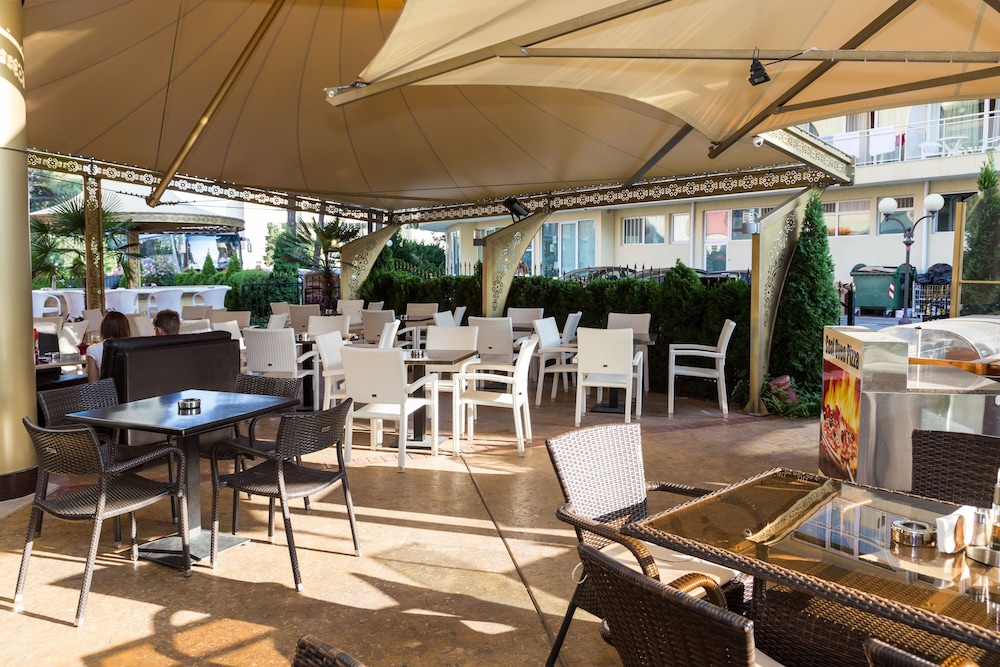 Hotel Saint Valentine — Restaurant & bars in Sunny Beach, Burgas Region