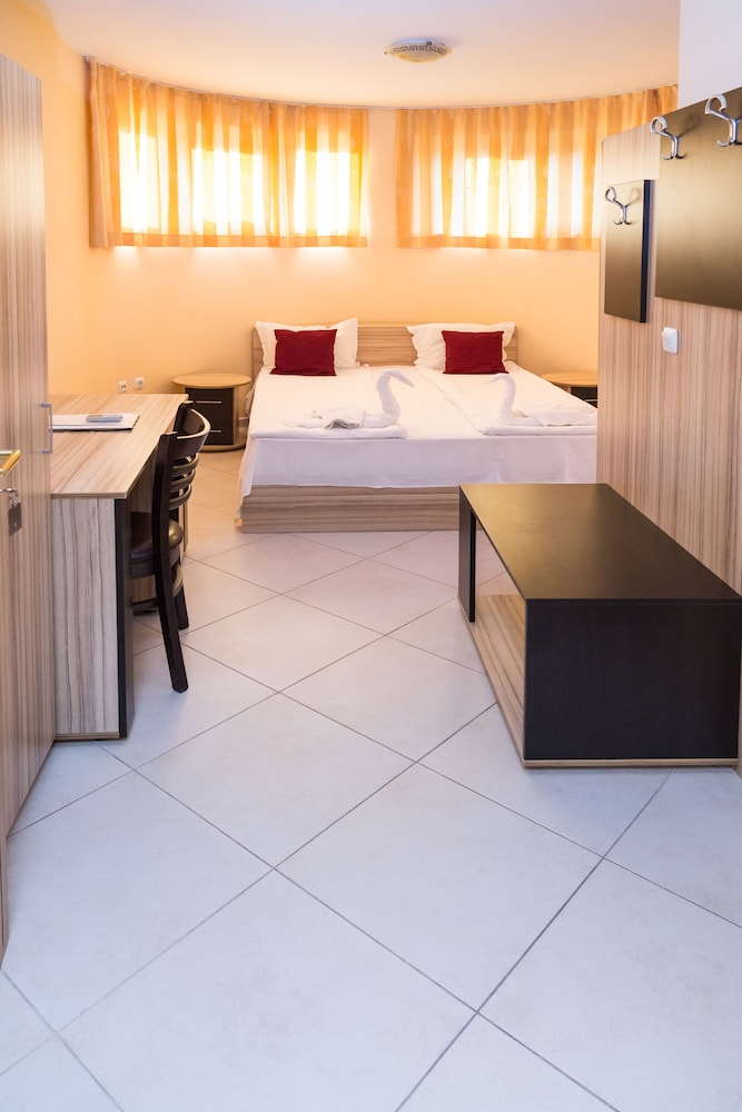 Hotel Saint Valentine — Hotel rooms in Sunny Beach, Burgas Region