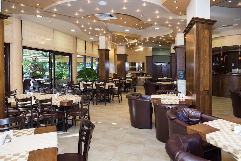 Hotel Saint Valentine — Restaurant & bars in Sunny Beach, Burgas Region
