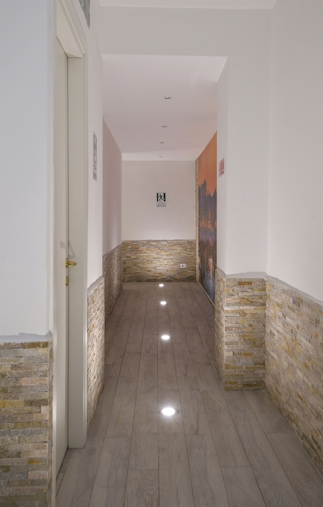 Vatican Nausicaa — Hotel building in Rome, Lazio