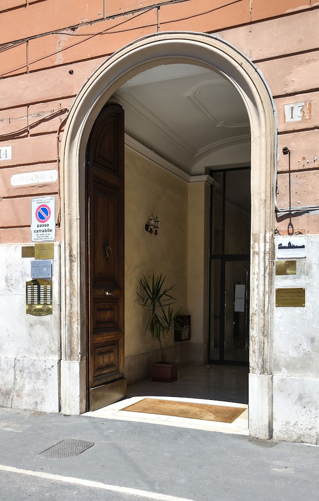 Vatican Nausicaa — Hotel building in Rome, Lazio