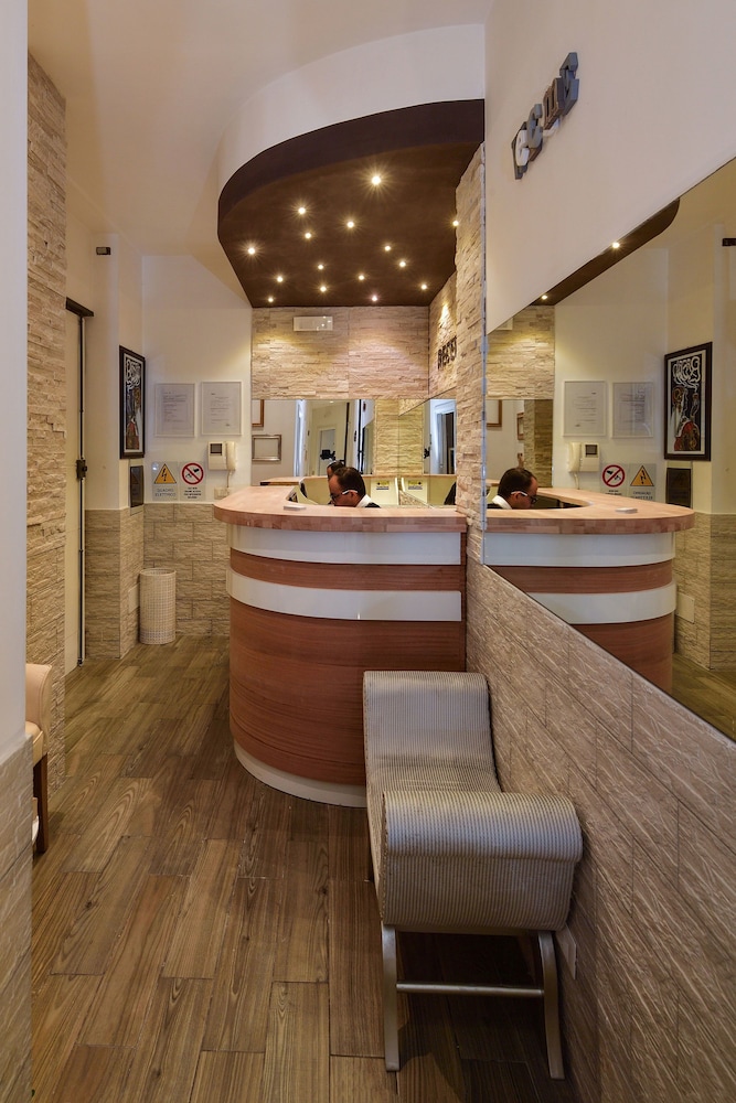 Vatican Nausicaa — Hotel building in Rome, Lazio