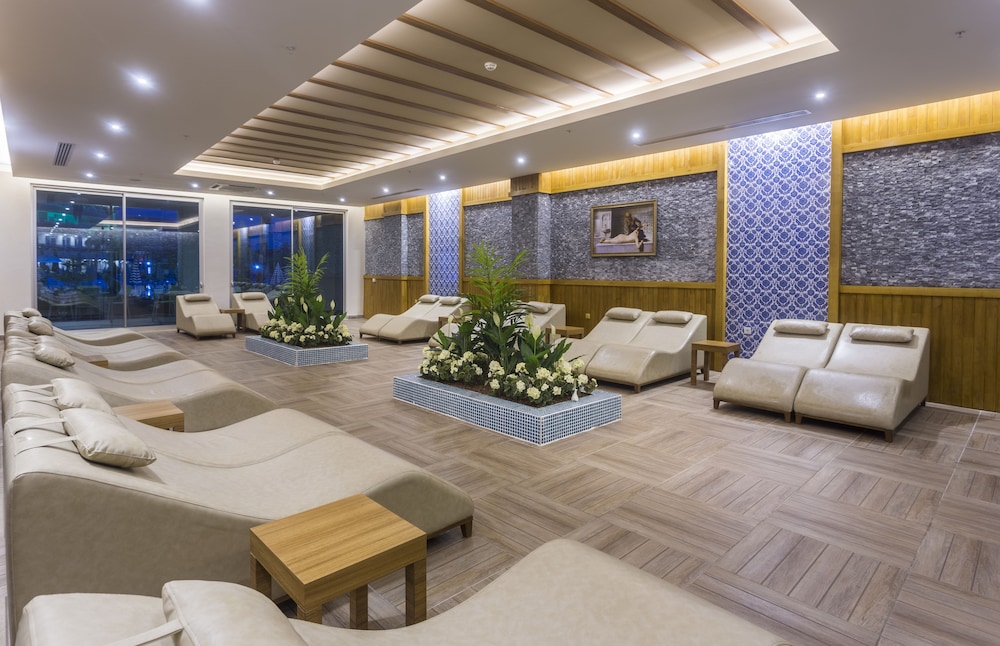 Lonicera Resort & Spa Hotel — Spa in Alanya