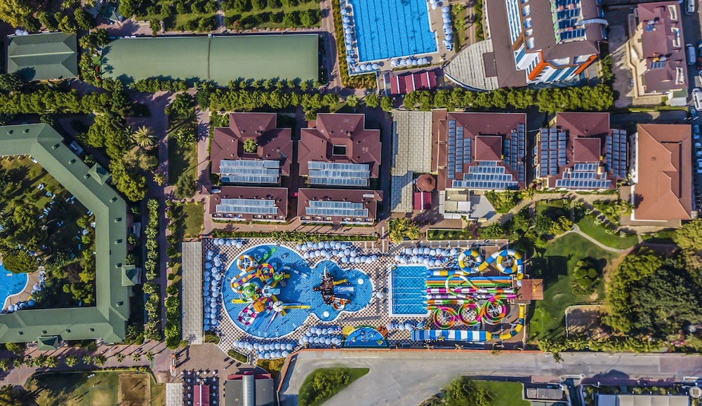 Lonicera Resort & Spa Hotel — Attractions for children in Alanya