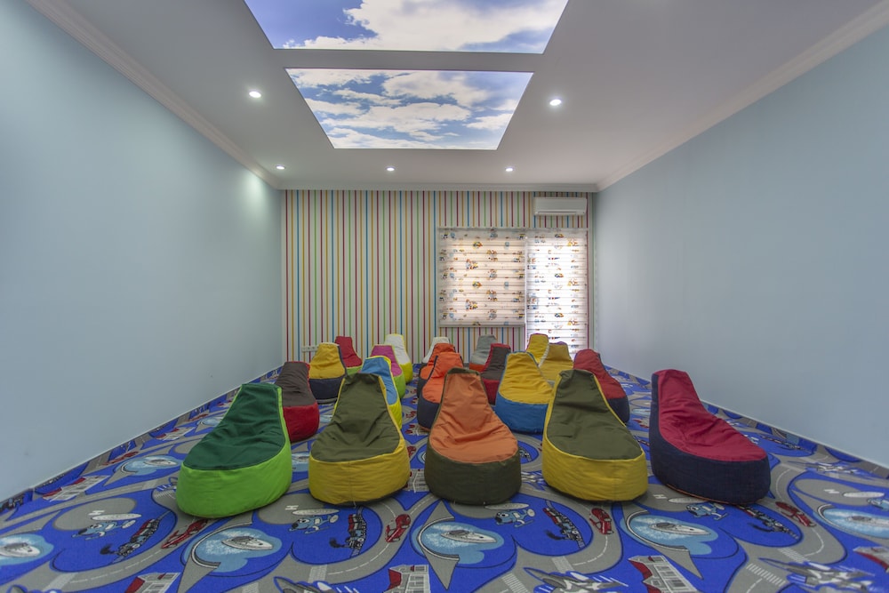 Lonicera Resort & Spa Hotel — Attractions for children in Alanya