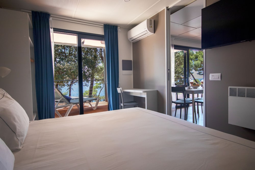 Arena Stoja Camping Homes — Hotel rooms in Pula, Istria