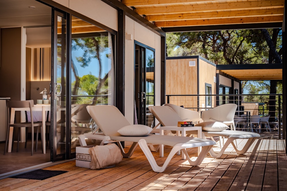 Arena Stoja Camping Homes — Hotel building in Pula, Istria