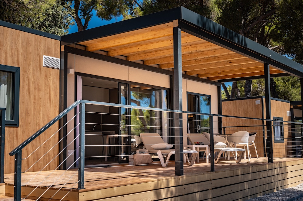 Arena Stoja Camping Homes — Hotel building in Pula, Istria